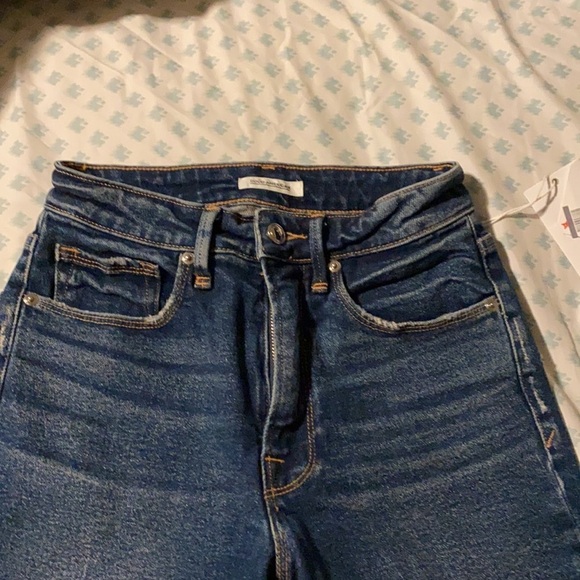 Good American high waisted denim bermudas raw hem - Picture 2 of 5